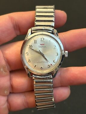 Vintage Waltham 17 Jewels Shock resistance Stretch Band Watch (WORKS)